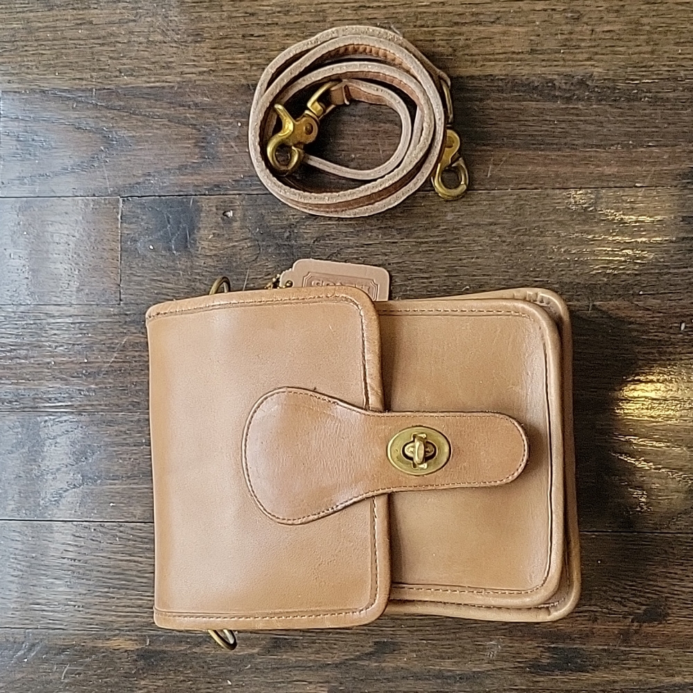 Vintage Coach Tabac Small Shoulder Pouch 5120